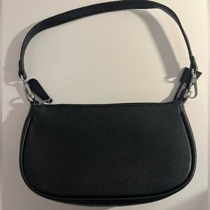 Shoulder bag in black
